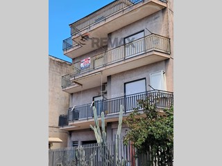 Appartamento in Vendita a Adrano, 100'000&euro;, 160 m²