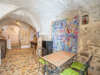 Monolocale in Vendita a Cipressa, 89'000&euro;, 67 m²