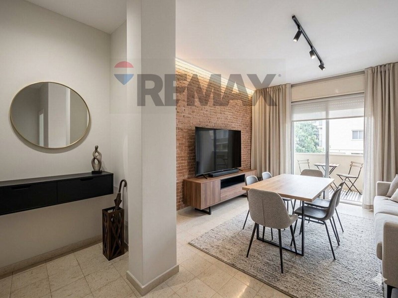 Trilocale in Vendita a Milano, 155'000&euro;, 73 m²