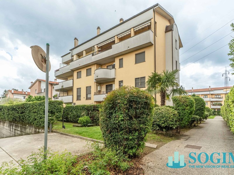 Trilocale in Vendita a Monza, 329'000&euro;, 137 m²