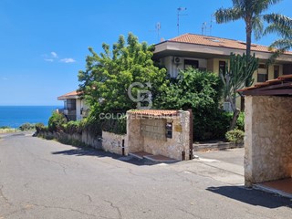 Quadrilocale in Vendita a Aci Castello, 219'000&euro;, 100 m²