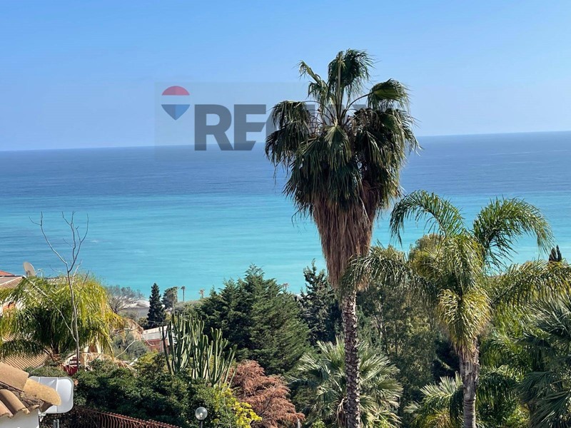 Trilocale in Vendita a Letojanni, 135'000&euro;, 79 m²