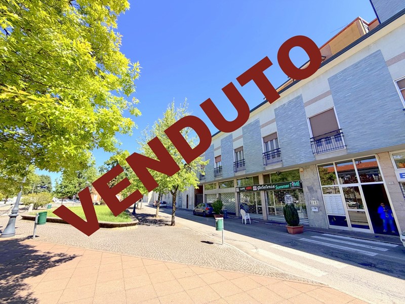 Trilocale in Vendita a Cuggiono, 68'000&euro;, 117 m², con Box