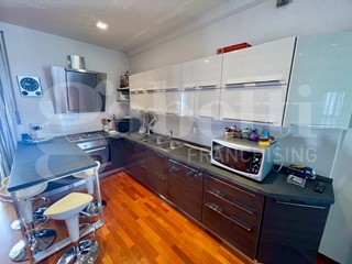 Quadrilocale in Vendita a Catania, 380'000&euro;, 124 m²