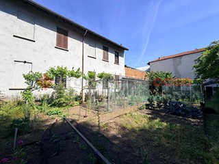 Trilocale in Vendita a Parabiago, 128'000&euro;, 100 m², con Box