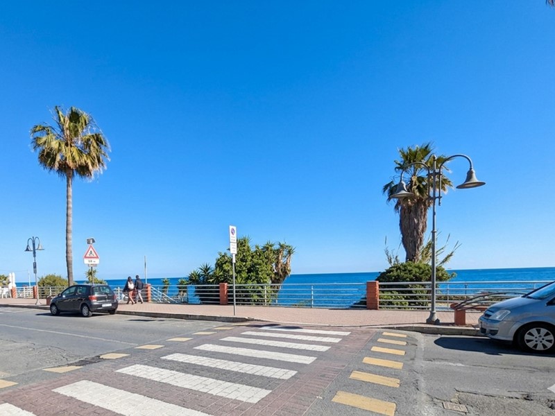 Quadrilocale in Vendita a Ventimiglia, 235'000&euro;, 116 m²