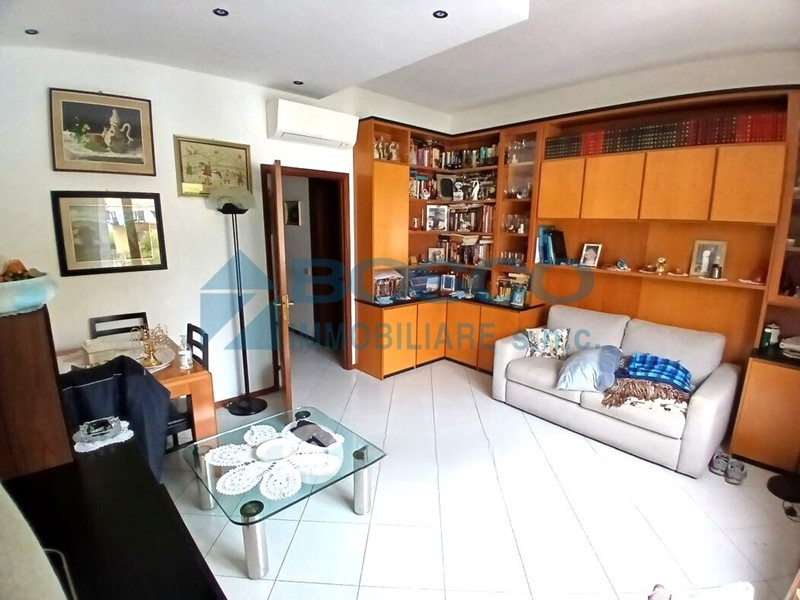 Trilocale in Vendita a La Spezia, 165'000&euro;, 80 m², con Box