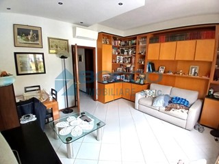 Trilocale in Vendita a La Spezia, 165'000&euro;, 80 m², con Box