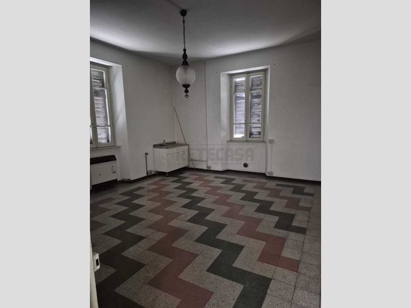 Appartamento in Vendita a Curno, zona CURNO, 390'000&euro;, 360 m²