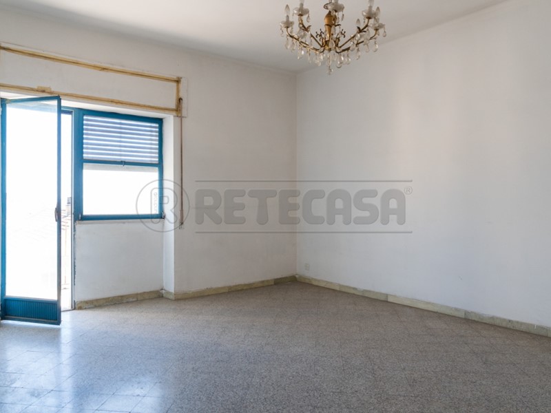 Quadrilocale in Vendita a Altamura, zona VIA CARPENTINO, 128'000&euro;, 115 m², con Box