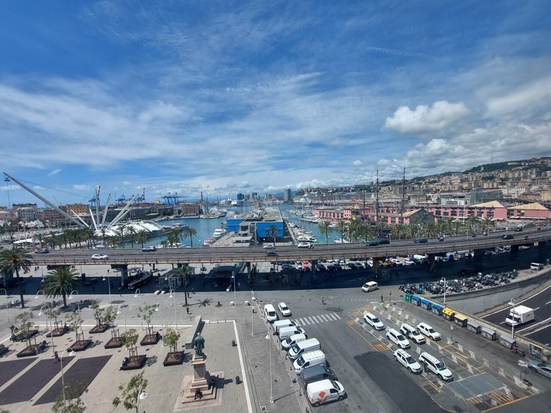 Trilocale in Vendita a Genova, zona Centro Storico, 250'000&euro;, 104 m²