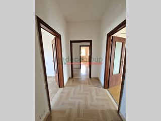 Appartamento in Vendita a Livorno, zona Ardenza, 240'000&euro;, 115 m²