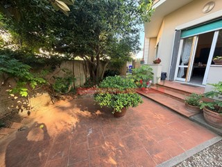 Appartamento in Vendita a Livorno, zona stadio, 455'000&euro;, 175 m², con Box
