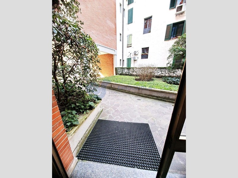 Appartamento in Vendita a Bologna, zona 03.Lame, 425'000&euro;, 138 m², arredato, con Box