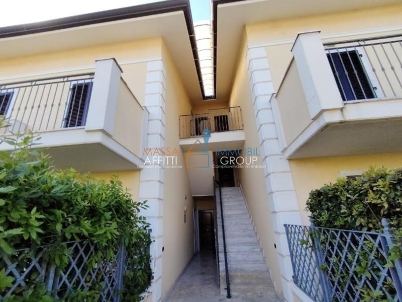 Trilocale in Vendita a Massa, zona Marina Di Massa, 320'000&euro;, 80 m², con Box