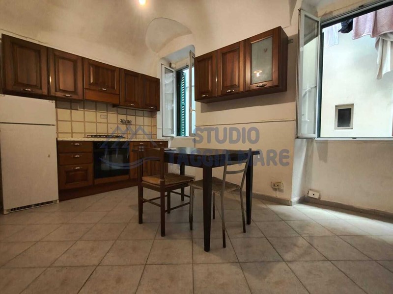 Bilocale in Vendita a Bordighera, 110'000&euro;, 48 m²