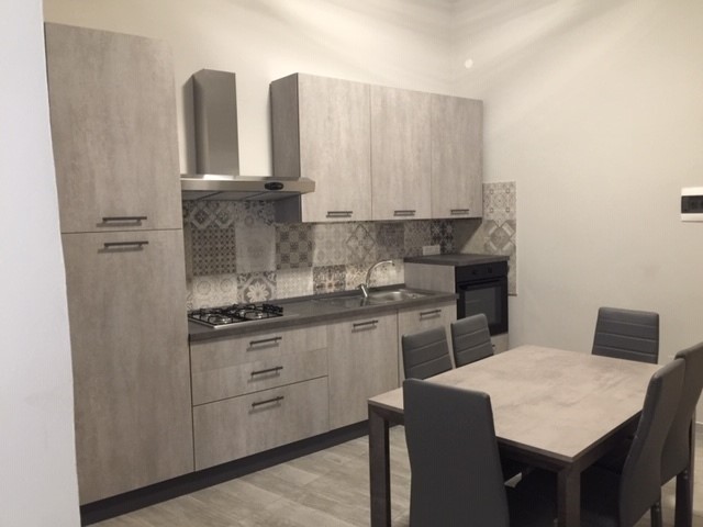 Appartamento in Affitto a Parma, 290&euro;, 150 m²