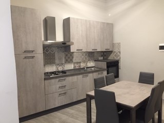 Appartamento in Affitto a Parma, 290&euro;, 150 m²