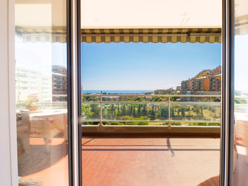 Appartamento in Vendita a Genova, zona Quarto, 337'000&euro;, 108 m²