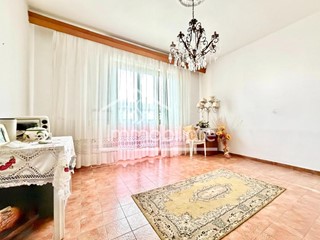Appartamento in Vendita a Vinci, zona Sovigliana, 270'000&euro;, 115 m², con Box