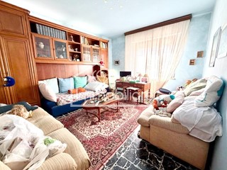 Quadrilocale in Vendita a Vinci, zona Sovigliana, 270'000&euro;, 100 m², con Box