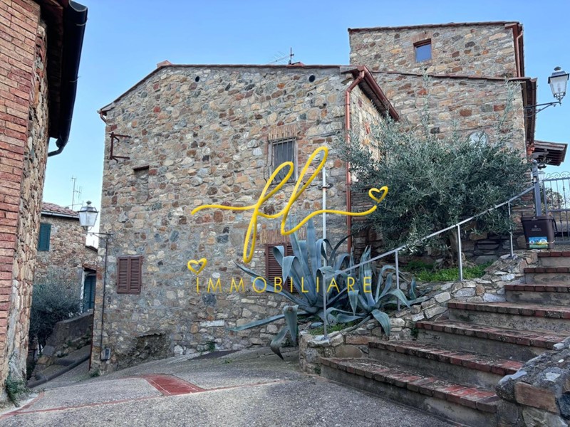 Quadrilocale in Vendita a Pomarance, zona Montecerboli, 65'000&euro;, 72 m²