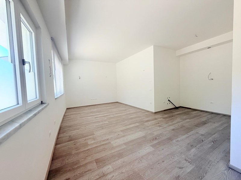 Bilocale in Vendita a Massa, 250'000&euro;, 70 m²