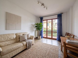 Trilocale in Vendita a Massa, zona Ronchi, 250'000&euro;, 71 m², arredato