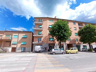 Appartamento in Vendita a Fabriano, 50'000&euro;, 72 m²
