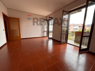 Quadrilocale in Affitto a Valverde, 650&euro;, 108 m²
