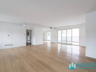 Quadrilocale in Affitto a Monza, 3'400&euro;, 210 m²