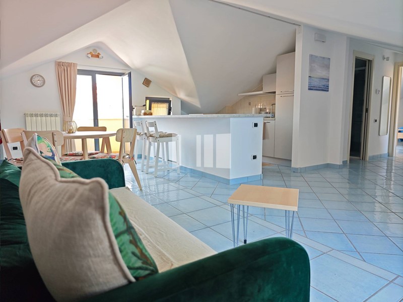 Attico in Affitto a Giulianova, 1'700&euro;, 82 m²