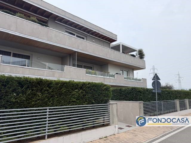 Attico in Vendita a Costa di Mezzate, 690'000&euro;, 150 m²