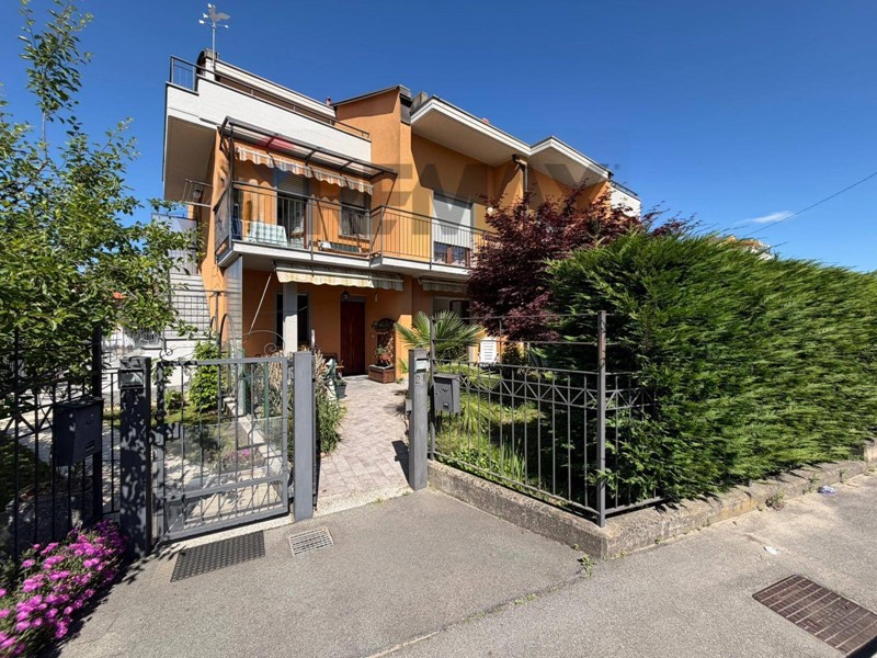 Trilocale in Vendita a Arcisate, 228'000&euro;, 106 m²
