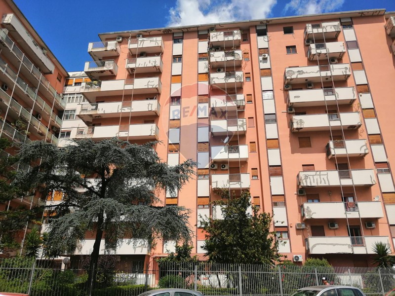 Quadrilocale in Affitto a Palermo, 750&euro;, 91 m²