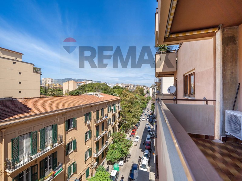 Quadrilocale in Affitto a Palermo, 850&euro;, 102 m²
