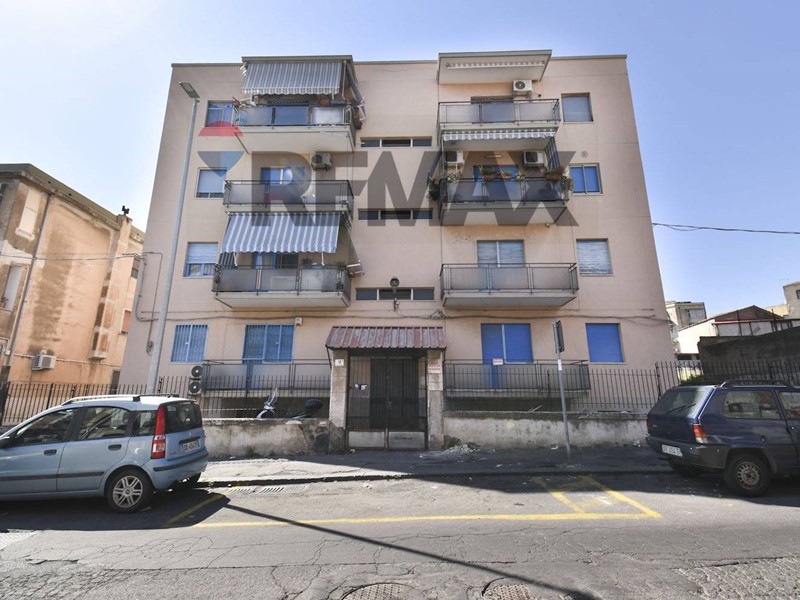 Appartamento in Vendita a Catania, 110'000&euro;, 108 m²
