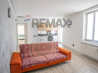 Trilocale in Vendita a Gavirate, 148'000&euro;, 77 m²