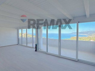 Attico in Vendita a Capo d'Orlando, 260'000&euro;, 80 m²