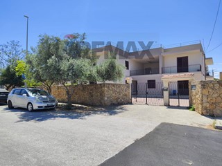 Appartamento in Vendita a Siracusa, 205'000&euro;, 145 m²