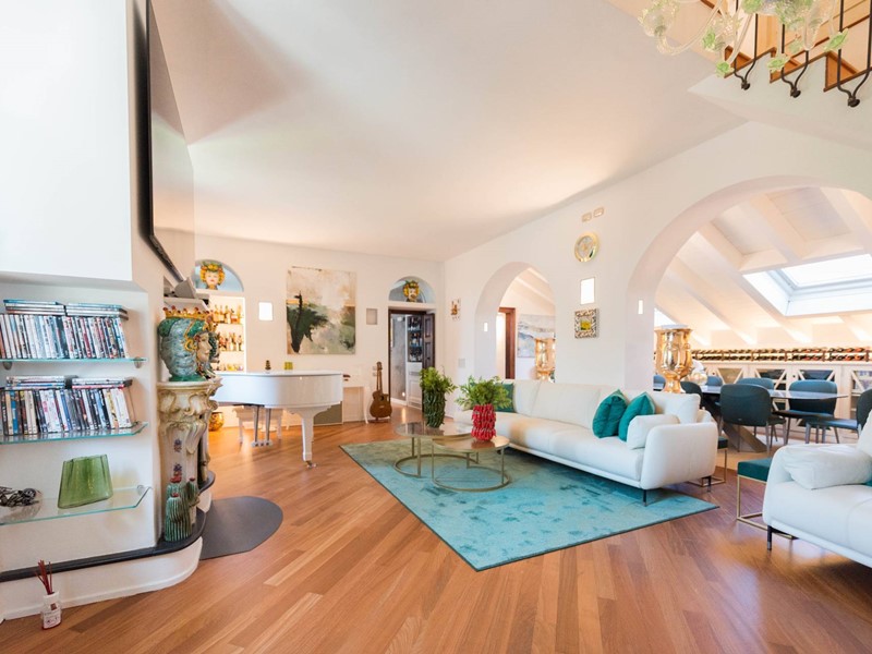 Appartamento in Vendita a Gallarate, 830'000&euro;, 216 m²