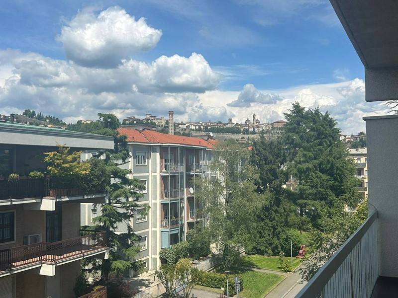 Trilocale in Vendita a Bergamo, 269'000&euro;, 107 m²