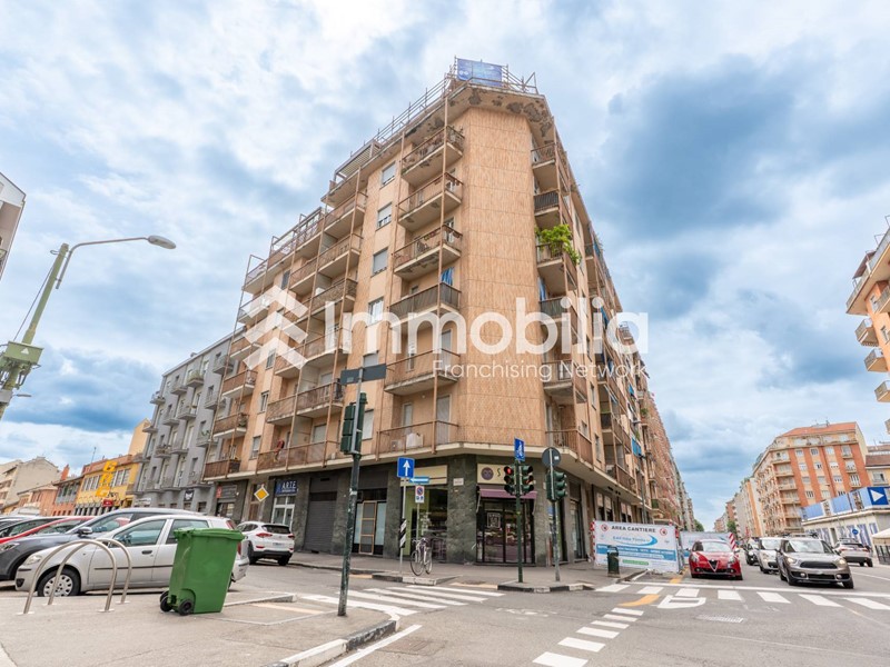 Bilocale in Vendita a Torino, 159'000&euro;, 65 m²