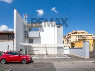 Trilocale in Vendita a Roma, 250'000&euro;, 82 m²