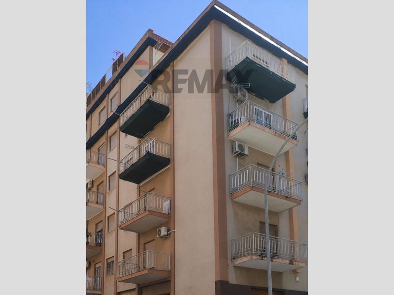 Trilocale in Vendita a Bagheria, 90'000&euro;, 110 m²