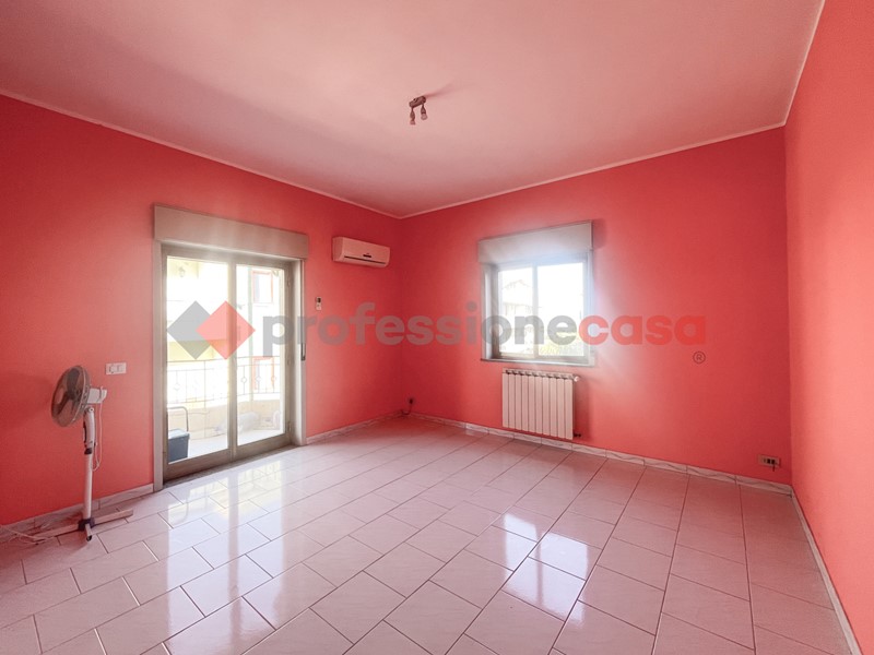 Trilocale in Vendita a San Filippo del Mela, 78'000&euro;, 125 m², con Box