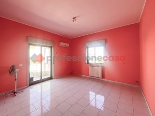 Trilocale in Vendita a San Filippo del Mela, 78'000&euro;, 125 m², con Box