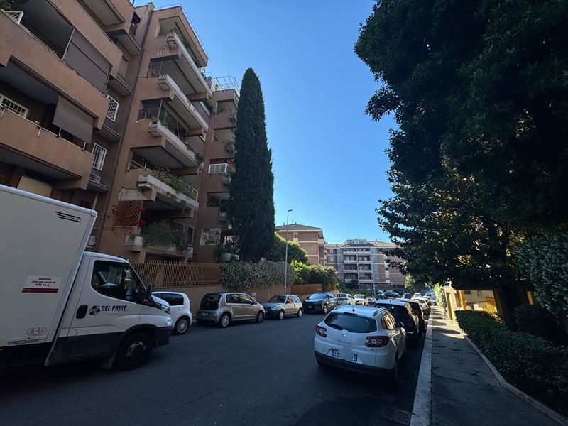 Bilocale in Vendita a Roma, 355'000&euro;, 90 m²