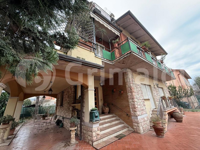 Trilocale in Affitto a Perugia, 600&euro;, 100 m², arredato