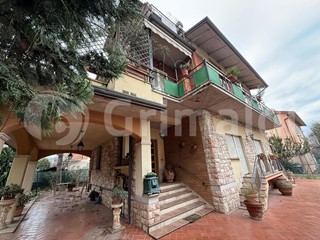 Trilocale in Affitto a Perugia, 600&euro;, 100 m², arredato
